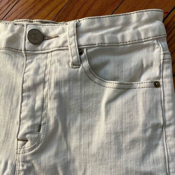 White Urban Outfitters BDG Spade High-Rise Pin-Up Shorts - Picture 9 of 15